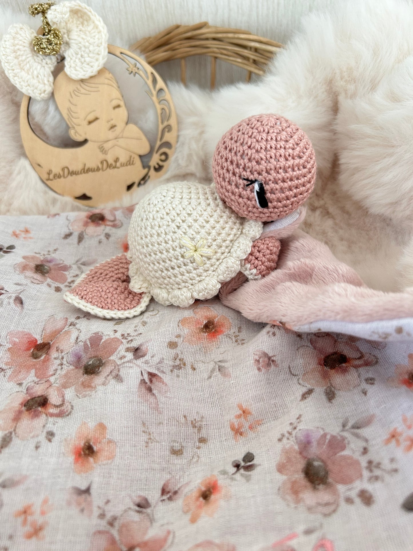 Lily La Tortue Écru-Rose Satin