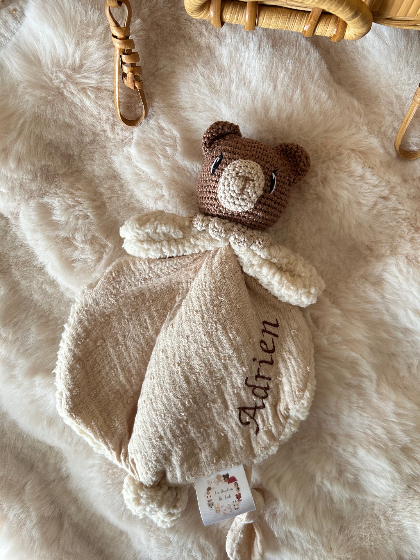 Gaston l'Ourson Câlin avec petits bras Tissu 17